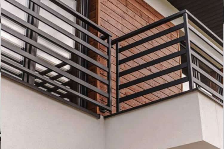 Garde corps en acier réalisés pour sécuriser un balcon