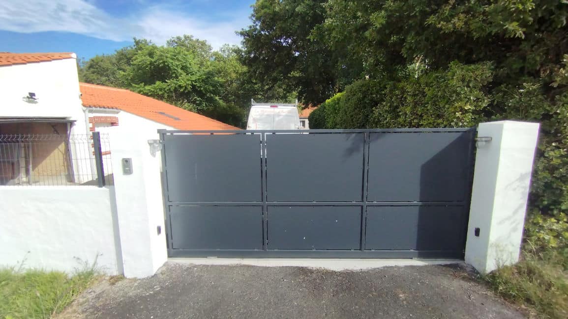 gros plan sur unjardin d'hiver à l'arrière d'une maison